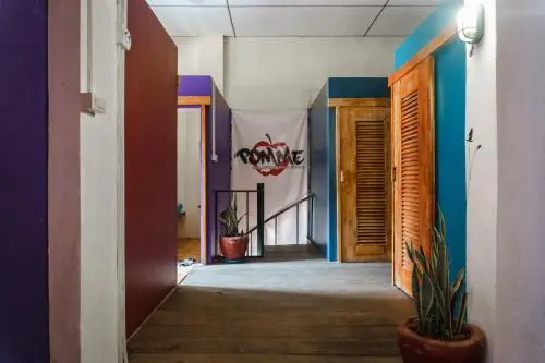 Pomme Hostel Restaurant & Bar - Private Sleeping Cabins