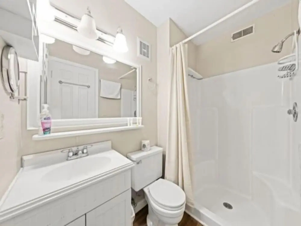 Island North 14c - 2nd Row Stunner! Relax In Comfort After Your Days In The Sun 2 Bedroom Condo by RedAwning