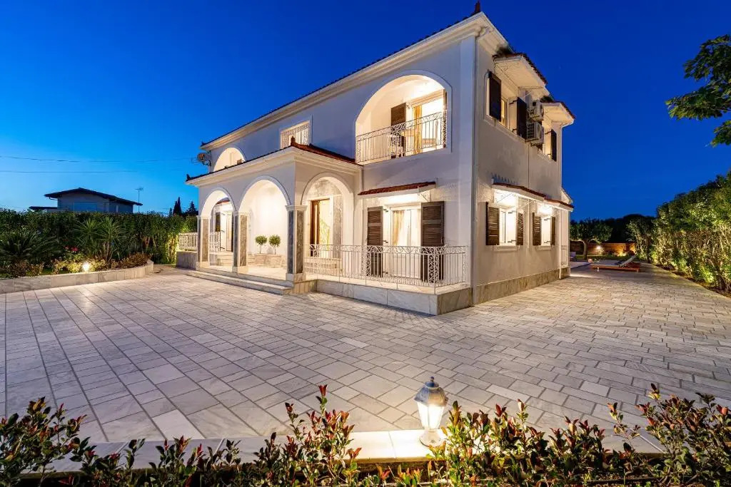 Aigli Villa