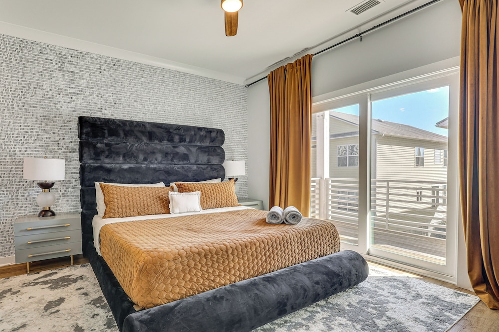 Sun, Surf & Group Fun in Carolina Beach! Luxe Home