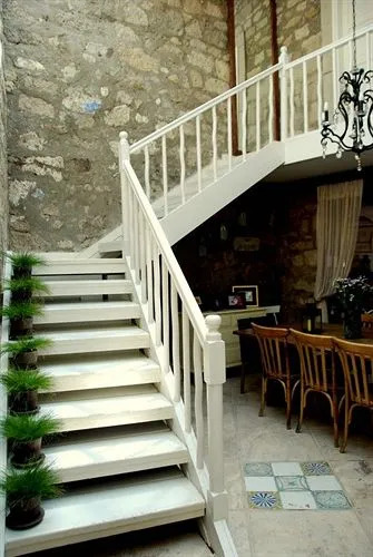 Tashan Alacati