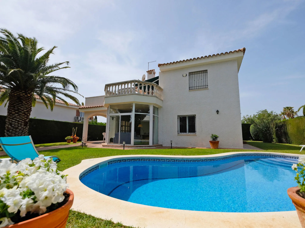 Holiday Home Carlos by Interhome