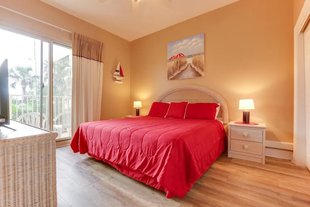 Comfortable Modern Condo with Amazing Ocean View from 750 sqft Balcony - Unit 0107 by RedAwning