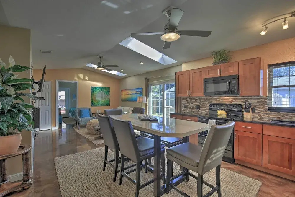 Beachy Palm Harbor Escape: Swim Spa Pool & Gazebo