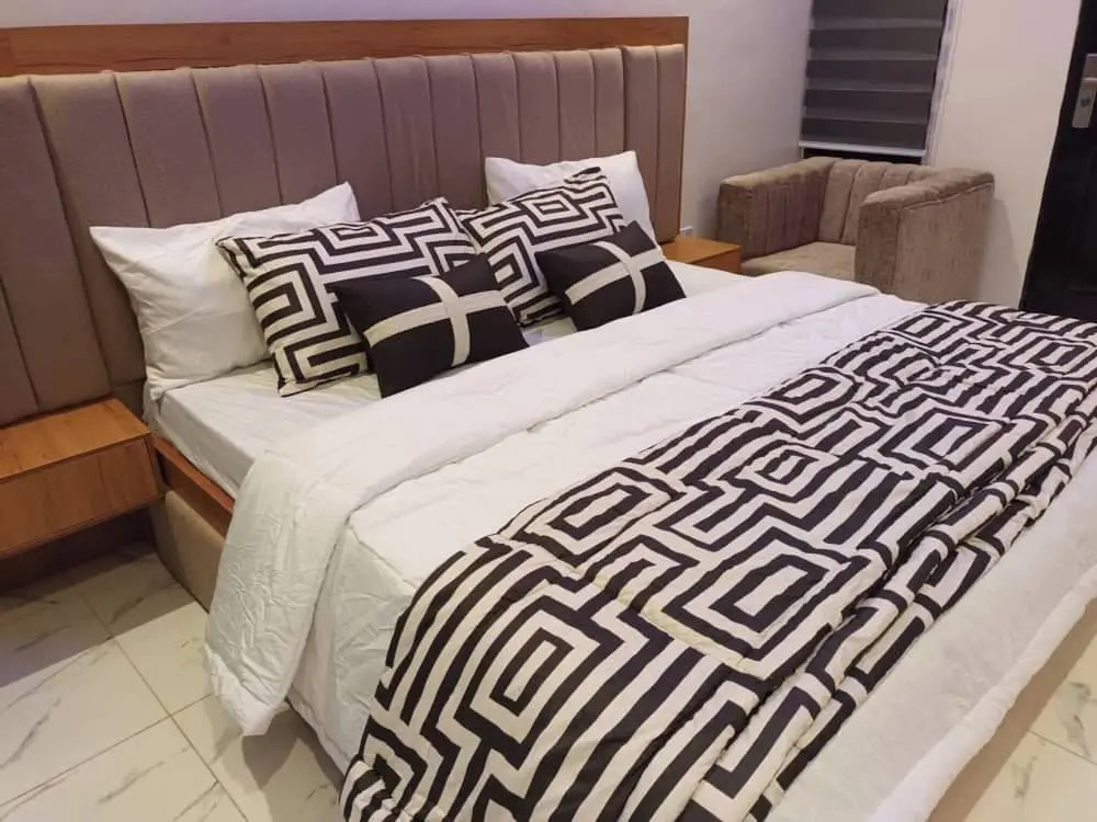 Less2More Luxury Suites