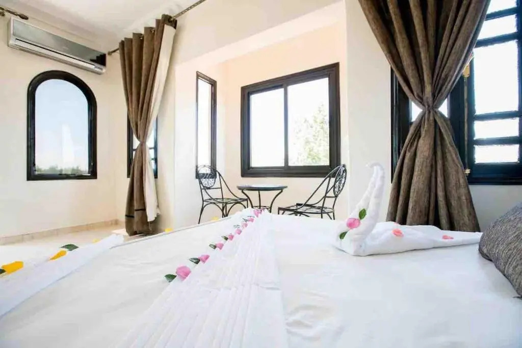 Villa Danwee - 8 Bedroom House With Swimming Pool, Road From Fez To Marrakech