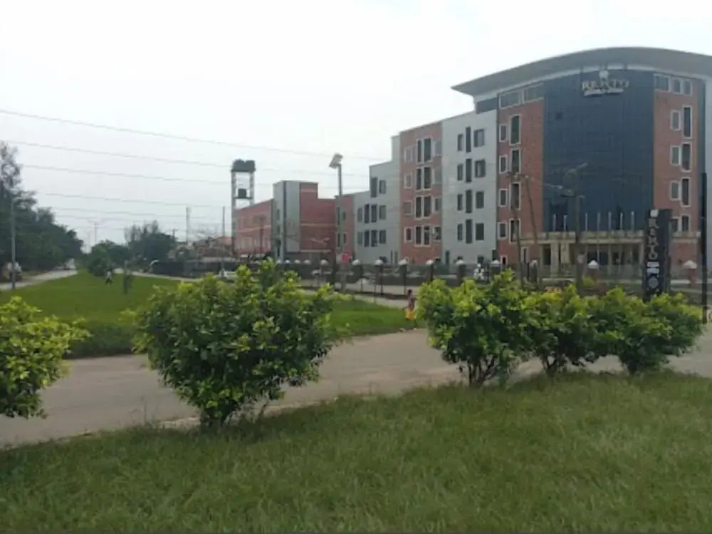 Rento Hotel and Suites