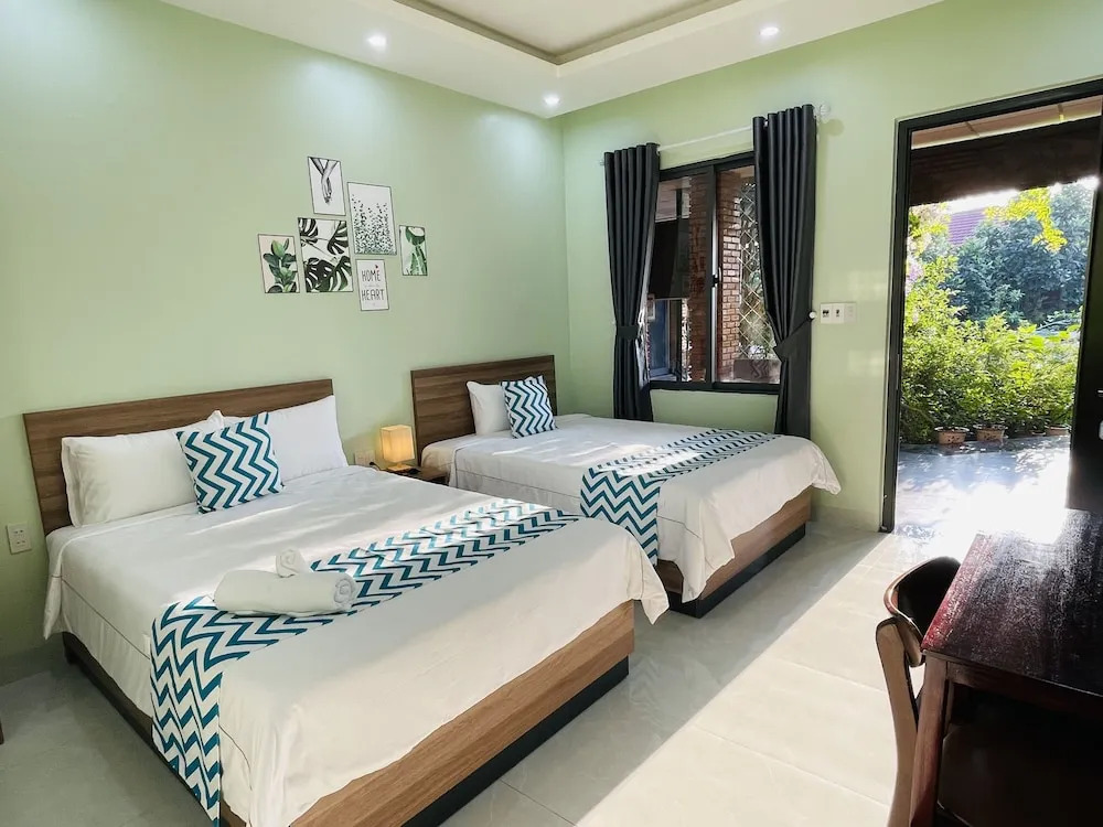 Hy Viên boutique Garden & Swimming pool