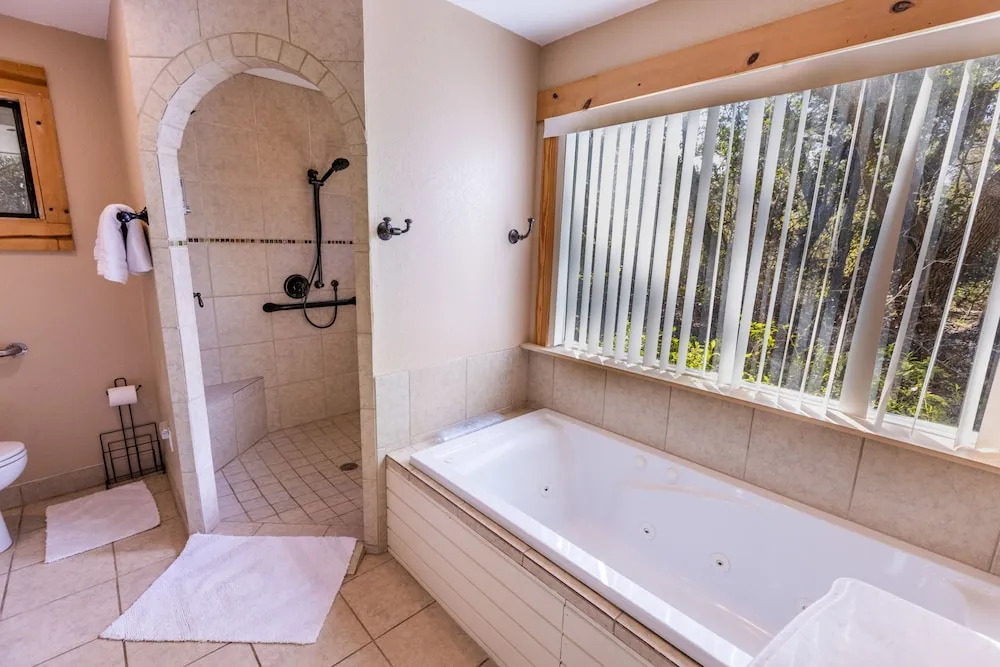 Mystic Hill Suites