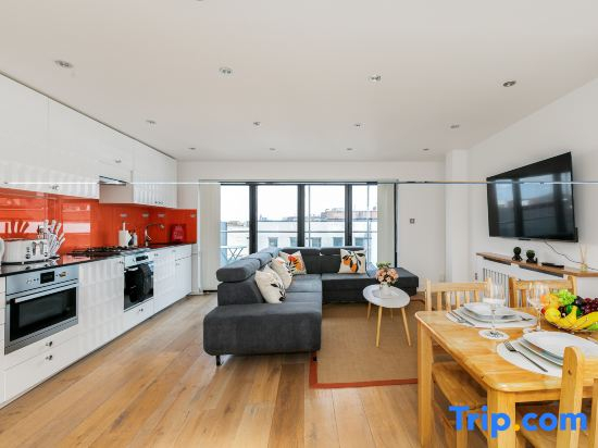 Bright Angel 2 BR Duplex with Balcony Sleeps 5