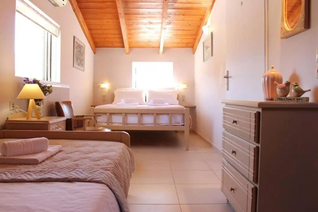 New independent loft, 360⁰ view, 5' beach/center