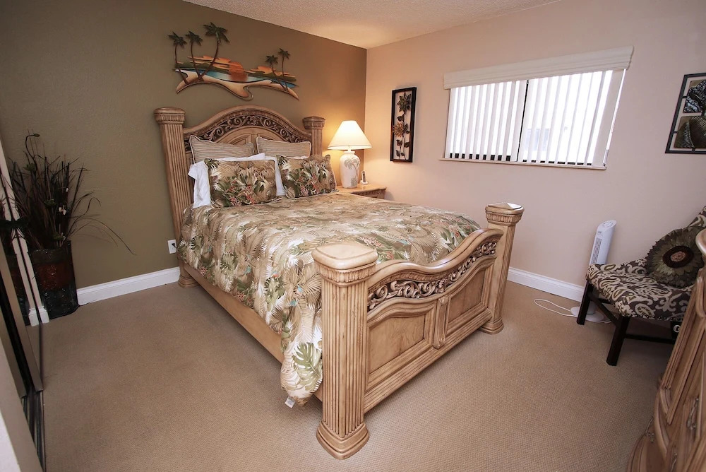 Beach Palms 402