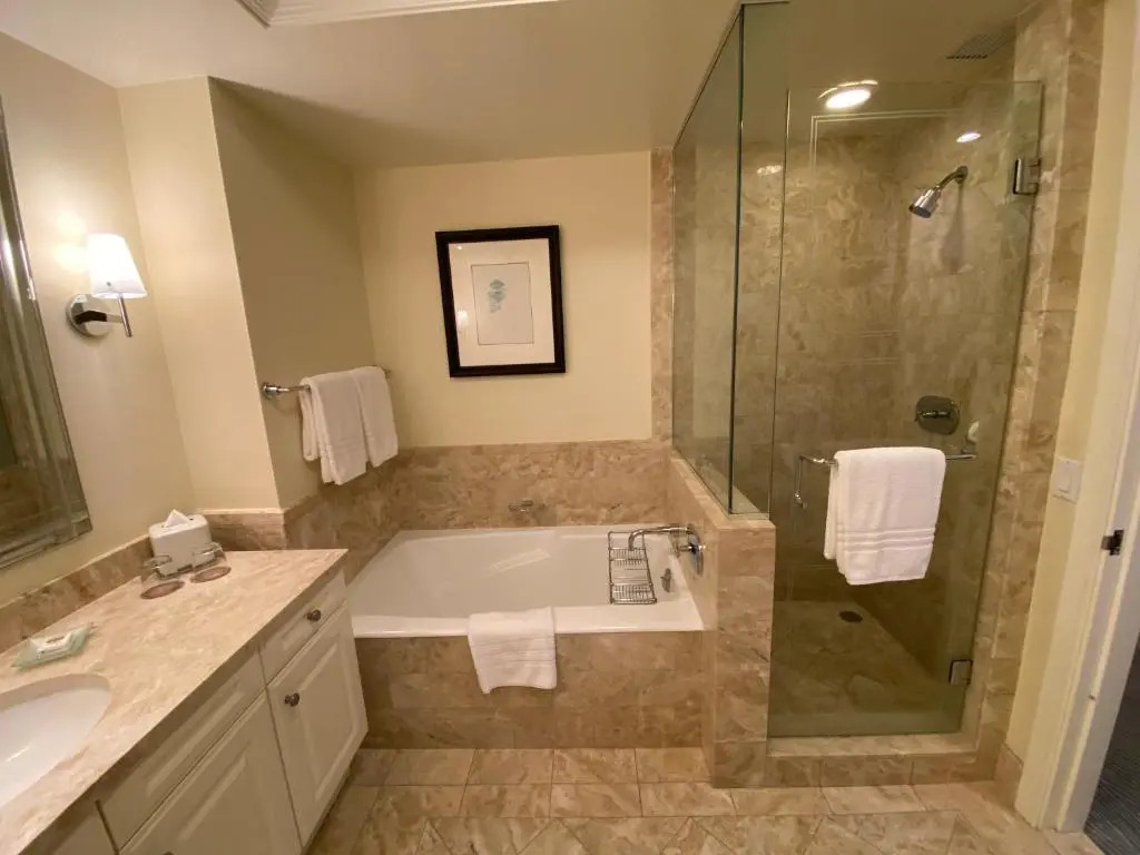 2 Bedroom OR King Studio Suites Four Seasons Hotel Miami Free Wi-Fi & Free Parking