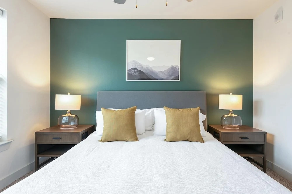 Landing Furnished Apartments - Old East Dallas