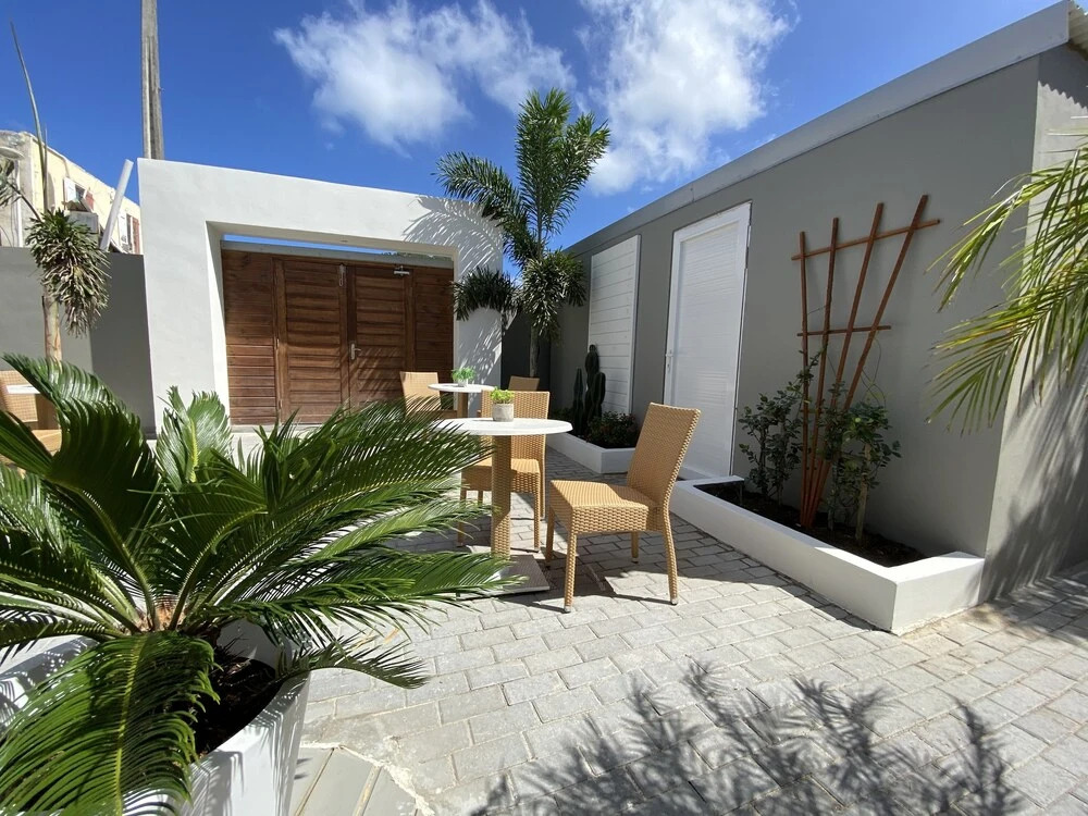 Sunshine SXM Studios