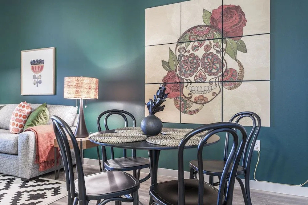1BR2BR Downtown Austin byWanderjaunt