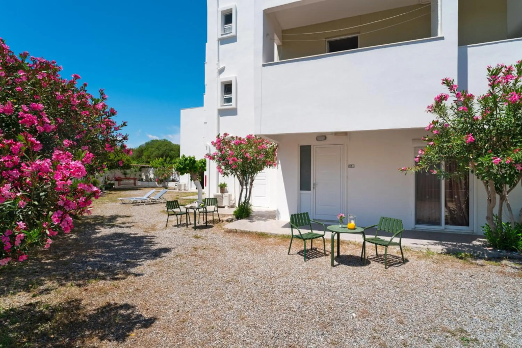 Tselios Apartments & Studios