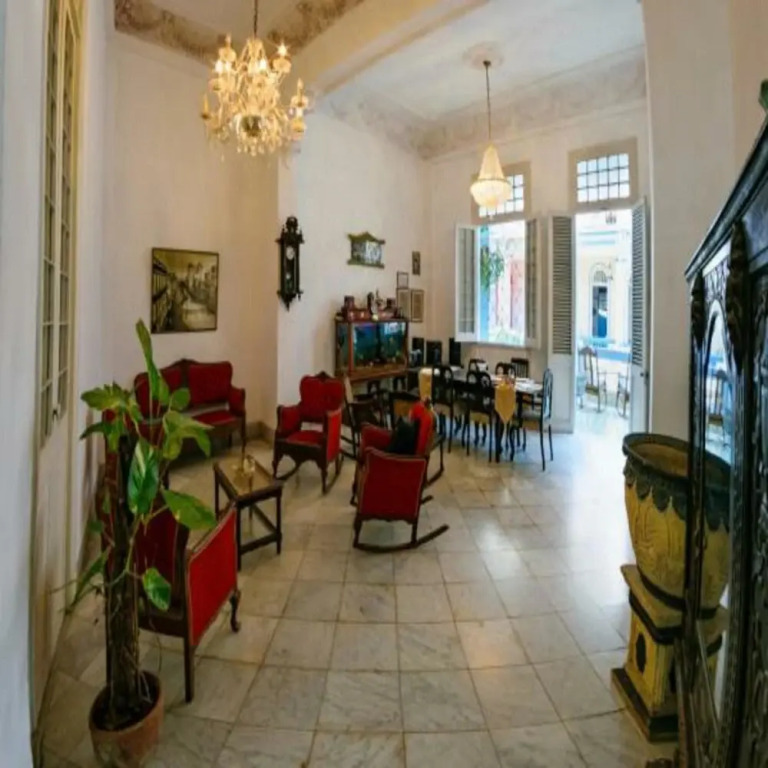 Casa Colonial Abogados Leonardo y Angela