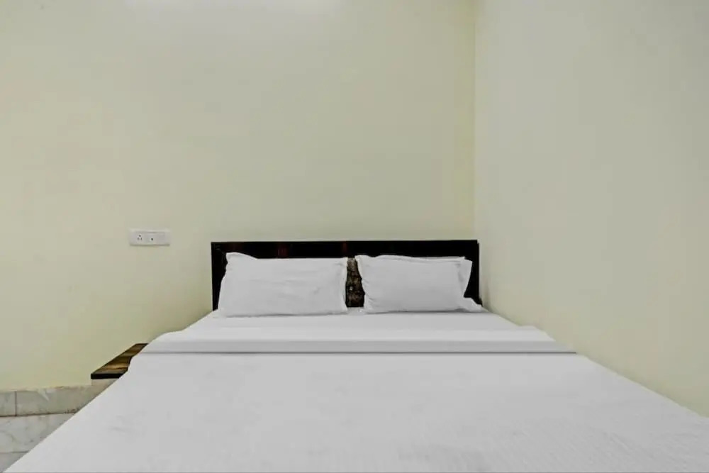 Hotel O Sna Grand Near Sudarshan Cinema