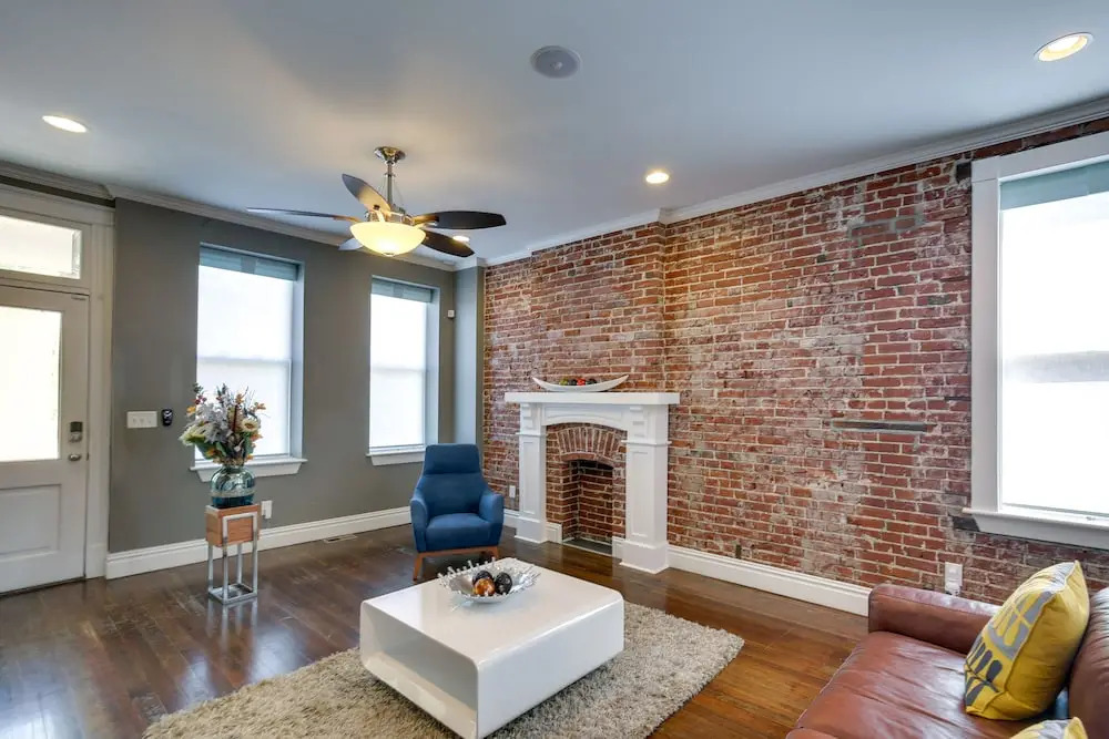 Saint Louis Home w/ Deck: 4 Mi to Downtown!