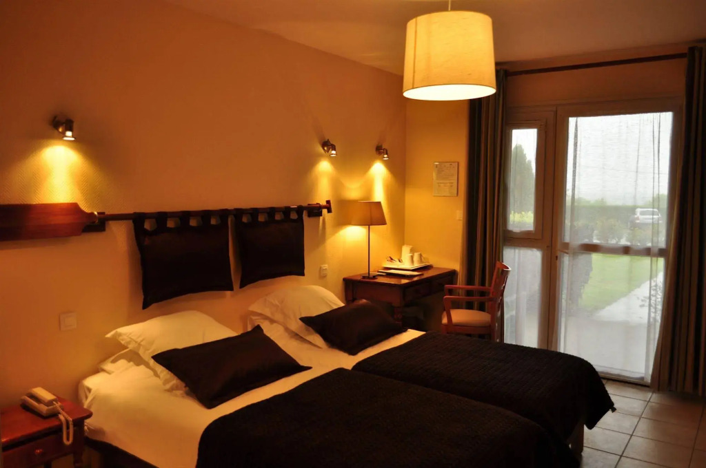 Logis Hôtel La Rosière----Situé entre BAYEUX et ARROMANCHES