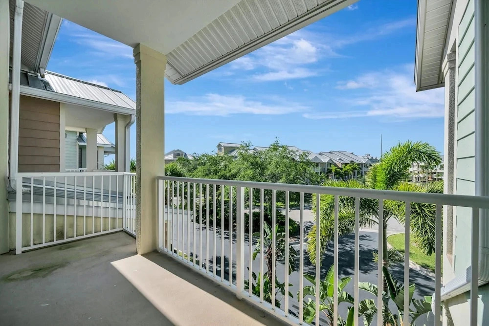 Mangrove Waterway View Sleeps 4 Pool Courts