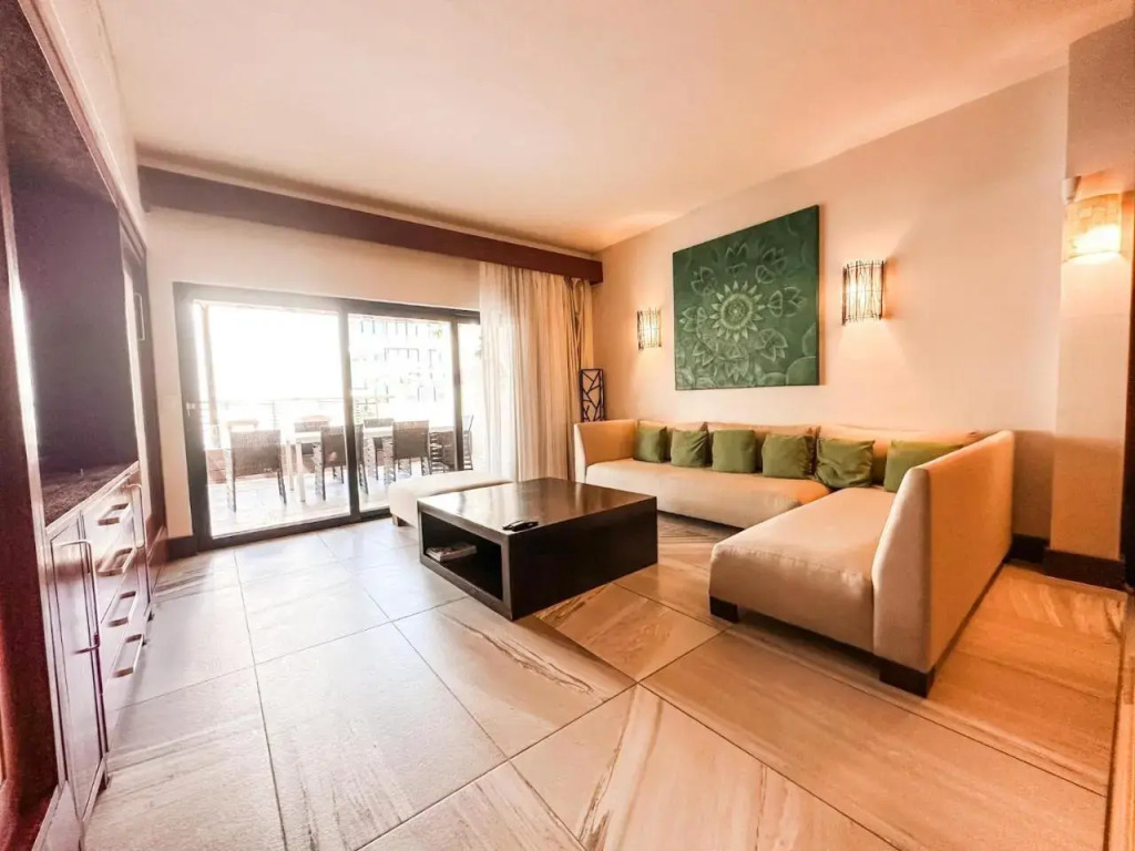 AT 2233 Amazing with Enormous Terrace & PrivatePool