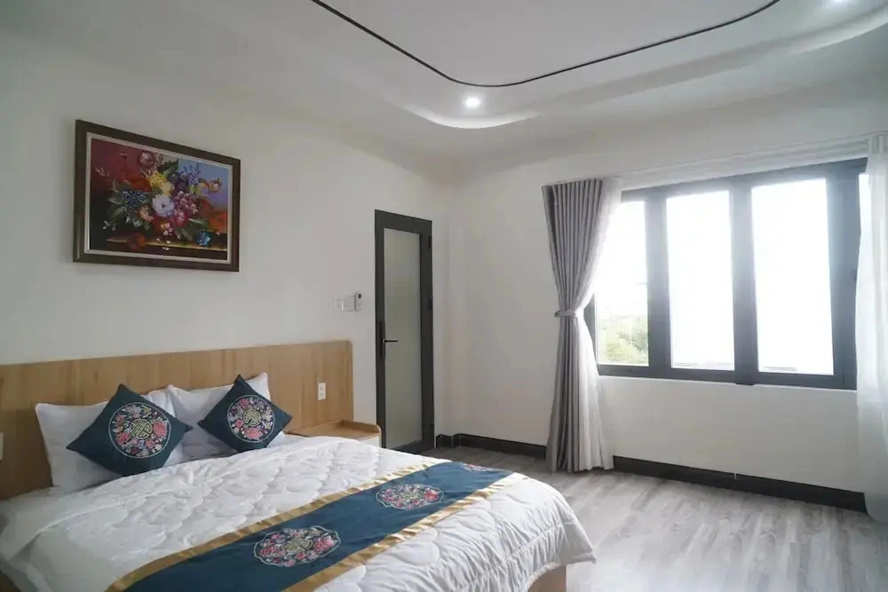 Queen Luxury Hotel