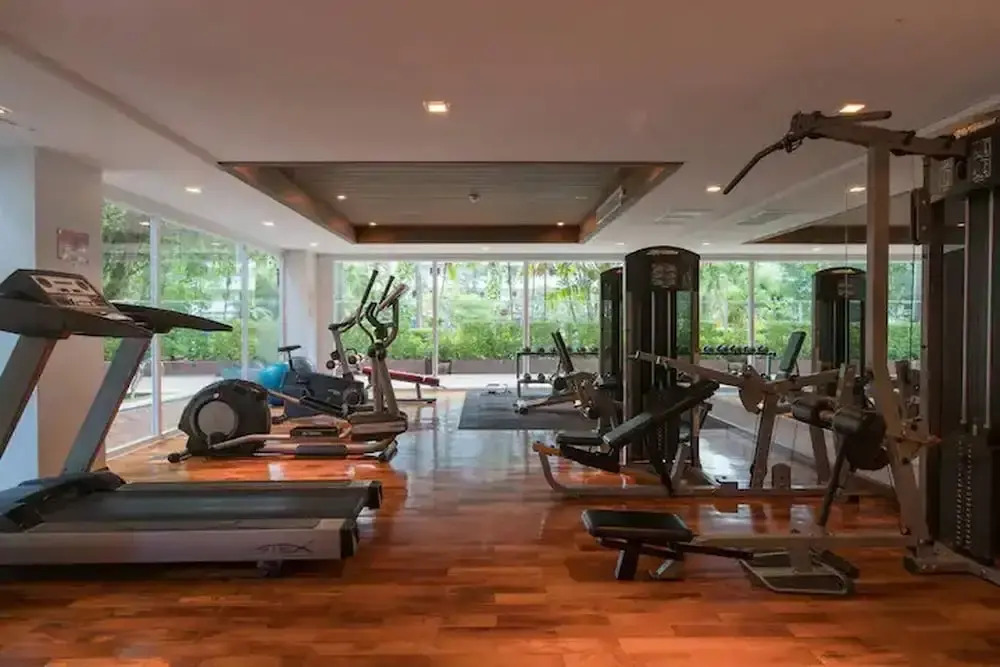 6-17 - 2 Bdr Condo With Balcony and Shared Pool