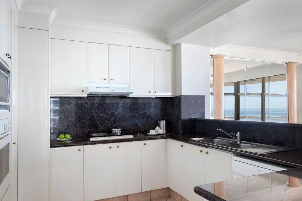 Soul Surfers Paradise 3 Bedroom Beach Apartment