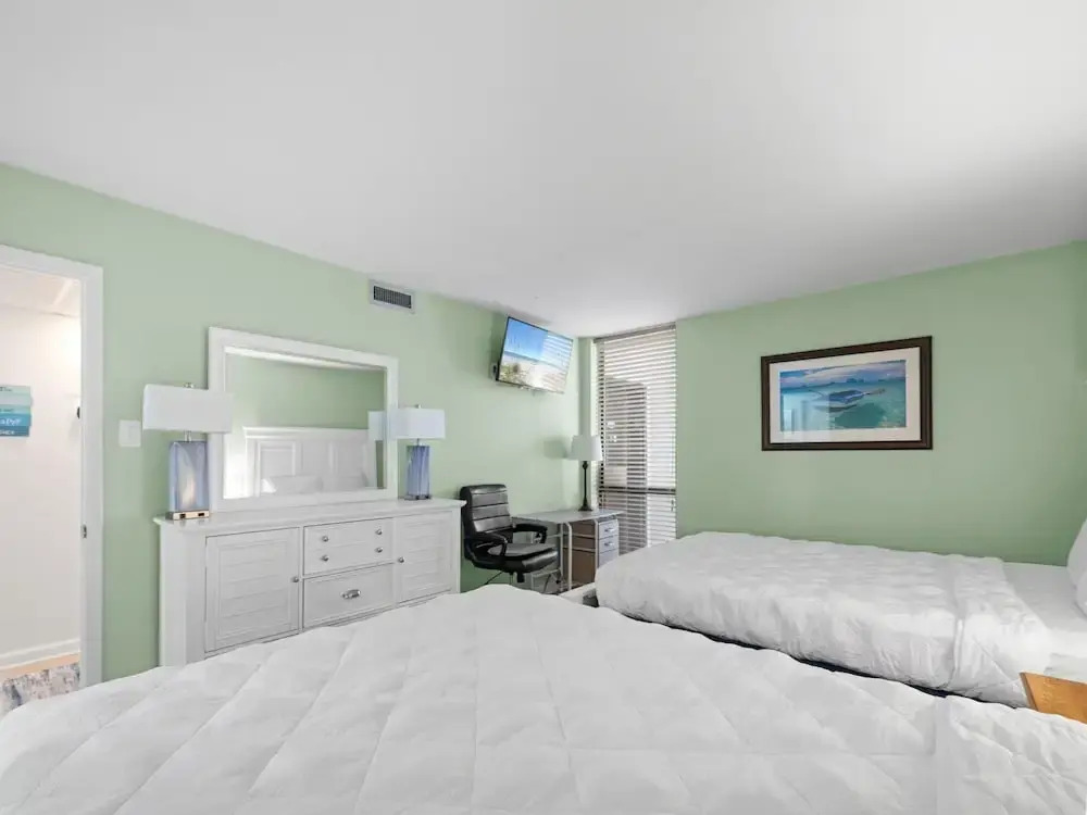 Windward 408 at Edgewater