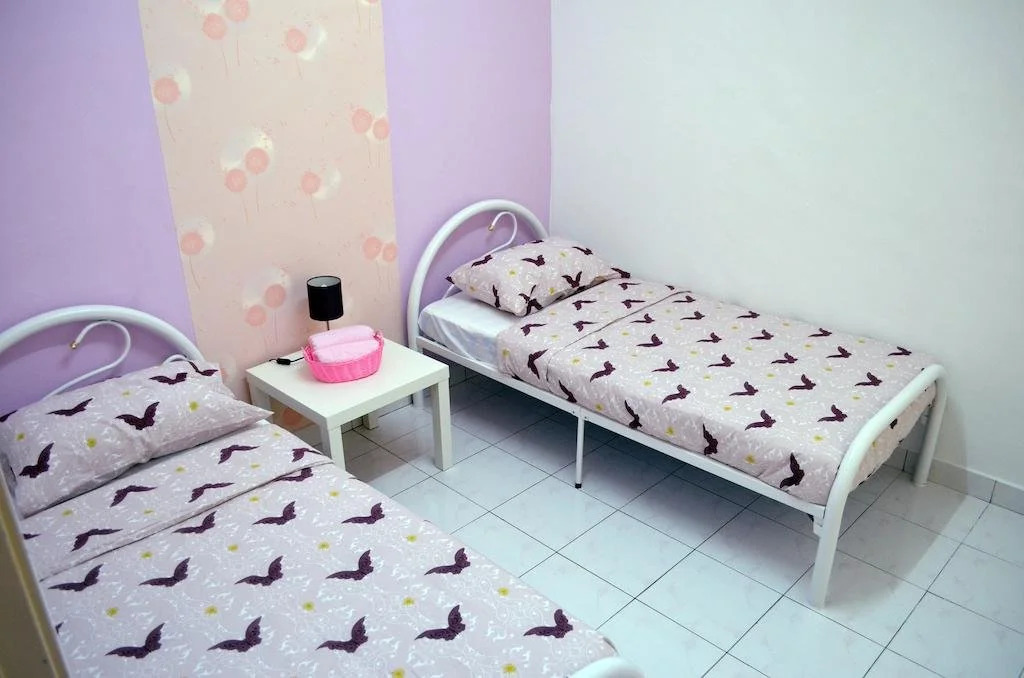 Manis-Manis Pink Lady Cottage