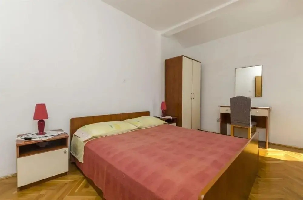 Apartments Mil