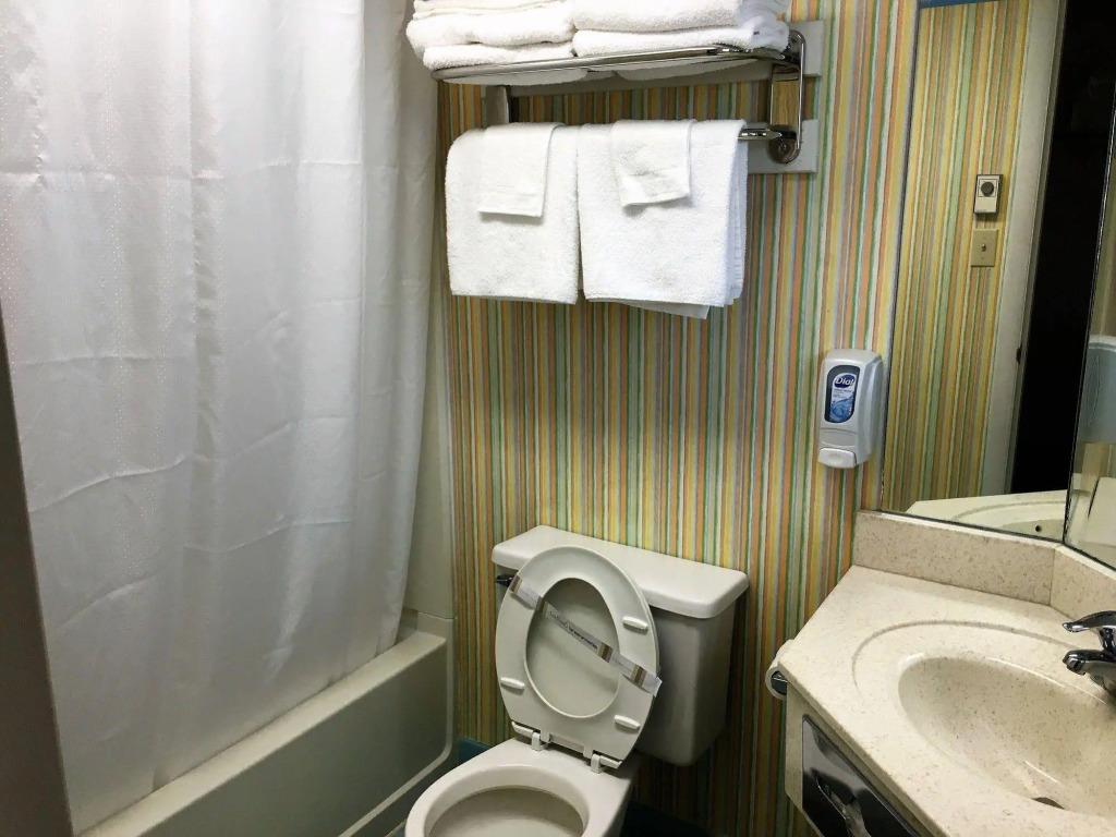 Sea Hawk Motel