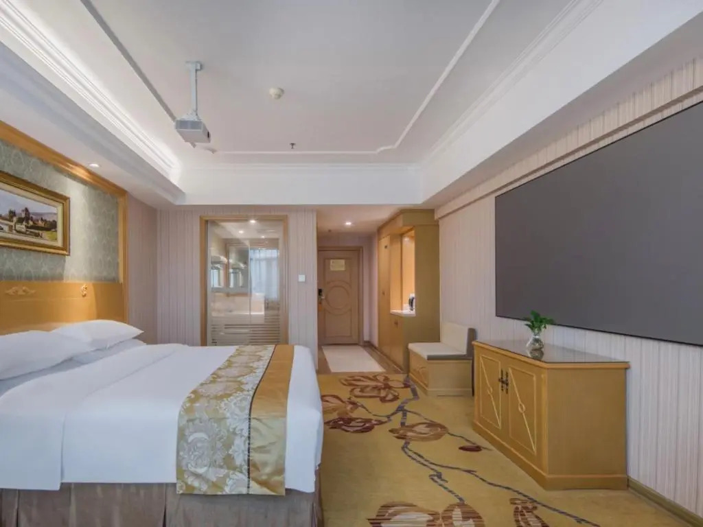 Vienna Hotel Nanning Qingxiu Mountain