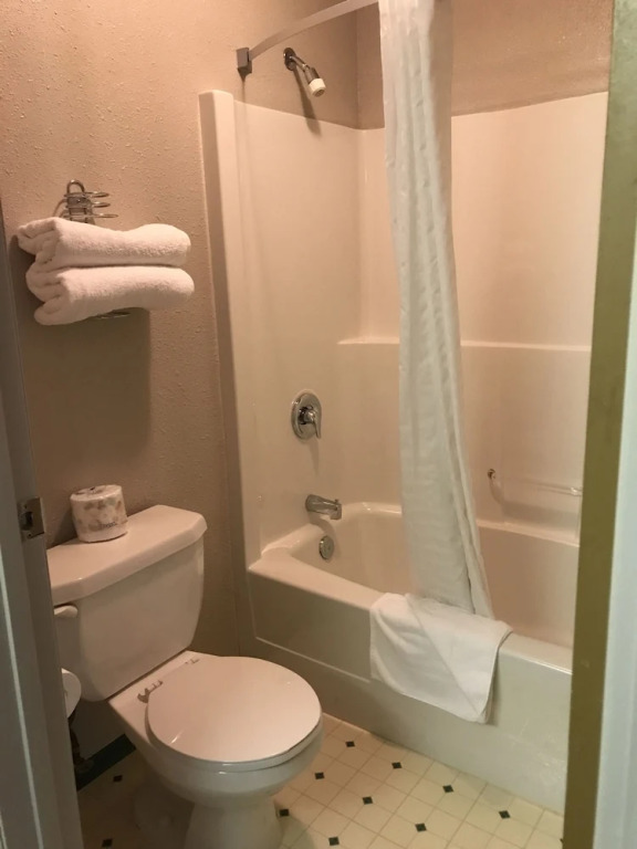 R & R Wainwright Inn