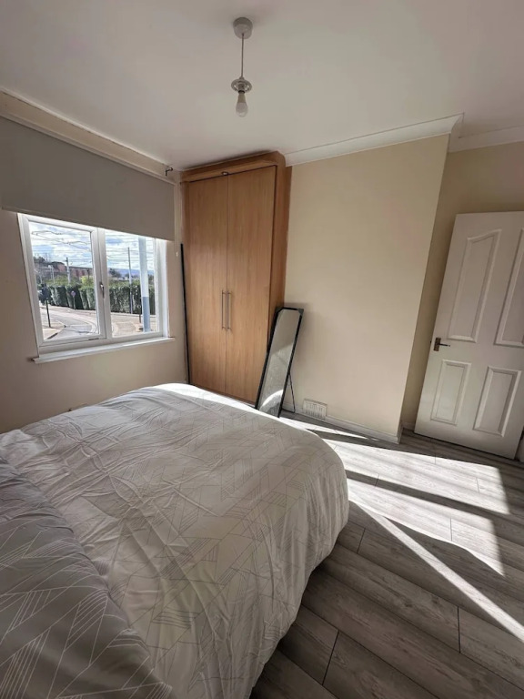 Spacious 3-bed Home at the Heart of Sheffield S2