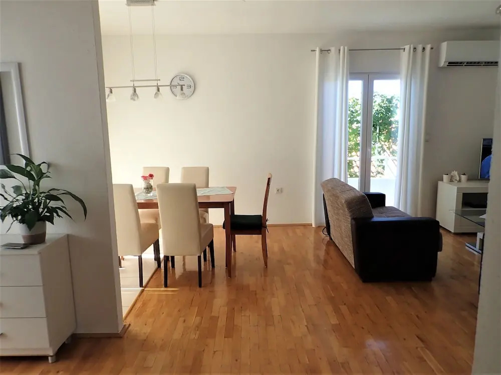 Apartments Maialena-modernly Furnished and With Nice Garden