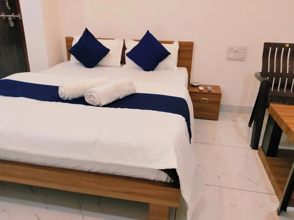 Hotel Bhavya Palace