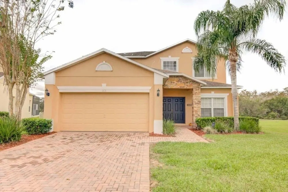 South Facing Pool No Rear Neighbors Game Room! 5 Bedroom Home