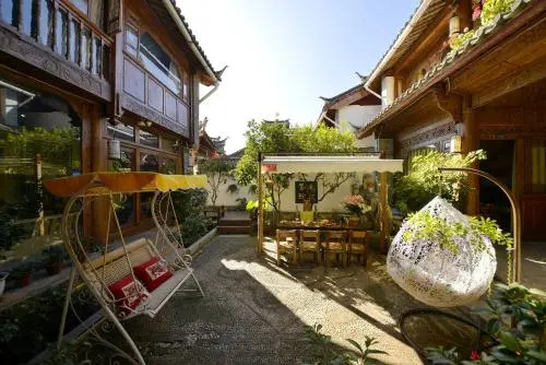 Wuji Parkjing Inn (Lijiang Ancient City Shop)