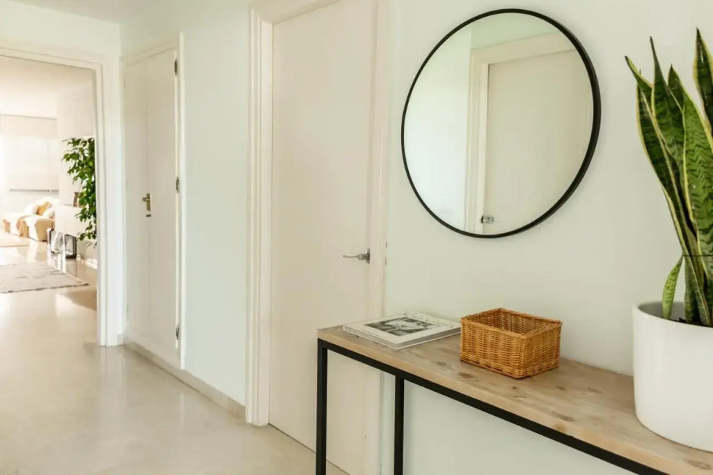 Guadalmina Beach Holidays Suite Apartment,