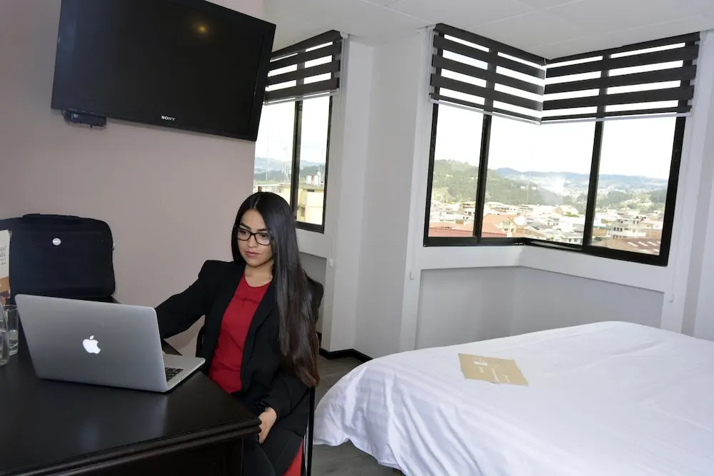 Hotel Italia Cuenca - Tranvia Centro & Aeropuerto