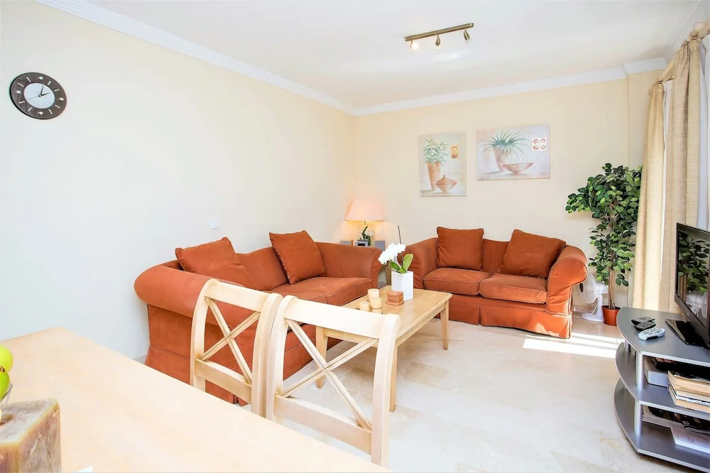 Elviria 3 bed apartment close to beach JP4D