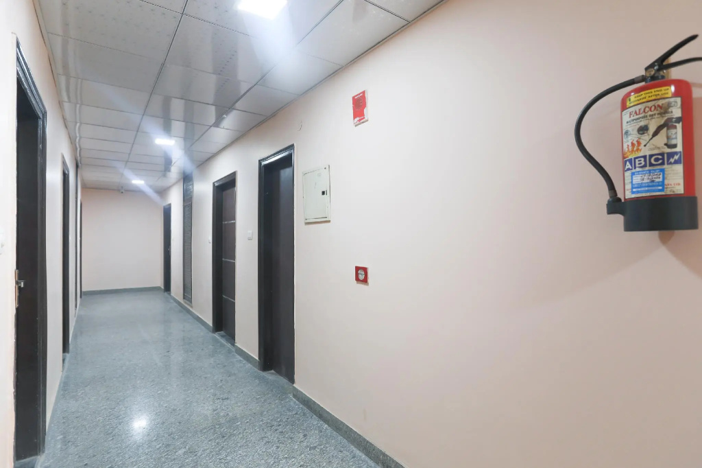 Capital O 42705 Hotel Abhinandan Palace