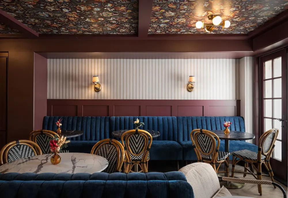 Petit Soleil - Bed, Breakfast and Bar