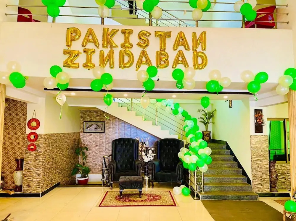 Hotel Silver Oaks