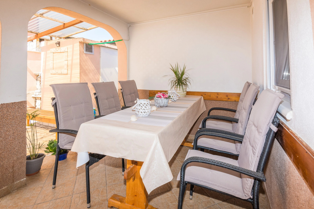 Apartment Jelena 50m From The Beach