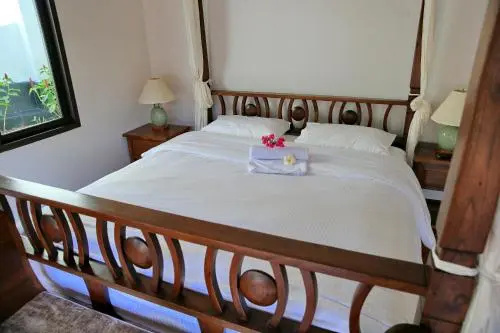 Naiharn Beach Villa