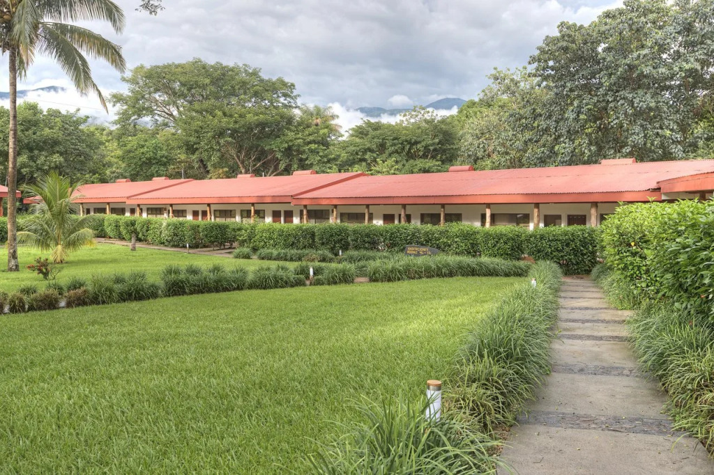 Hacienda Guachipelin Volcano Ranch Hotel & Hot Springs